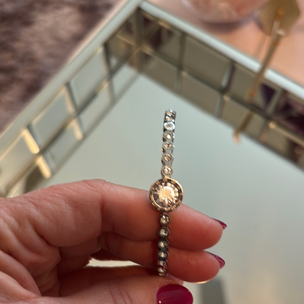 Elegant Silver Bracelet with Crystal Accents